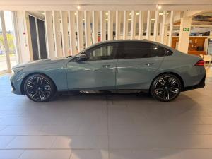 BMW i5 M60 xDrive - Image 3