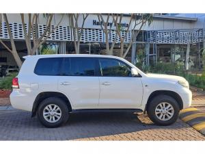 Toyota Land Cruiser 200 4.7 V8 VX - Image 3