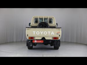 Toyota Land Cruiser 79 2.8GD-6 single cab auto - Image 5