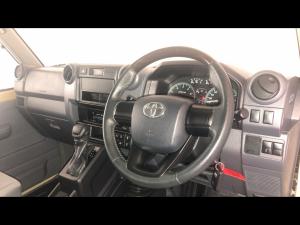 Toyota Land Cruiser 79 2.8GD-6 single cab auto - Image 6