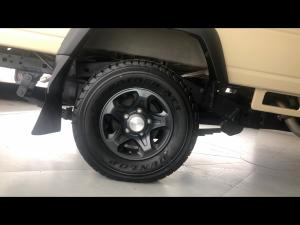 Toyota Land Cruiser 79 2.8GD-6 single cab auto - Image 19