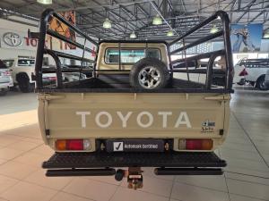 Toyota Land Cruiser 79 4.2D single cab - Image 5