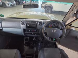 Toyota Land Cruiser 79 4.2D single cab - Image 6