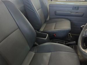 Toyota Land Cruiser 79 4.2D single cab - Image 13