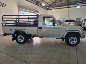 Toyota Land Cruiser 79 4.2D single cab - Image 3