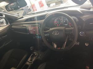 Toyota Hilux 2.8 GD-6 GR-S 4X4 automaticD/C - Image 6