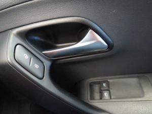 Volkswagen Polo Vivo 1.6 Comfortline TIP - Image 17