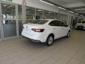 Volkswagen Polo 1.6 Life - Image 2