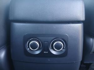 Mitsubishi Pajero 5-door 3.2DI-D GLS - Image 15