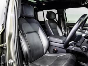 Land Rover Defender 110 D300 X-Dynamic HSE - Image 11