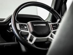 Land Rover Defender 110 D300 X-Dynamic HSE - Image 21