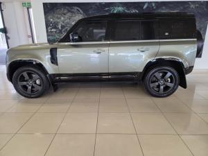 Land Rover Defender 110 D300 X-Dynamic HSE - Image 2