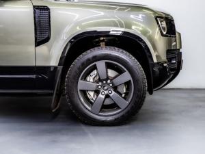 Land Rover Defender 110 D300 X-Dynamic HSE - Image 4
