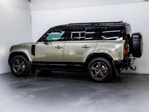 Land Rover Defender 110 D300 X-Dynamic HSE - Image 8