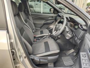 Nissan Magnite 1.0 Visia auto - Image 5