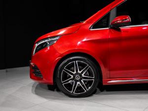 Mercedes-Benz V300d Executive - Image 10