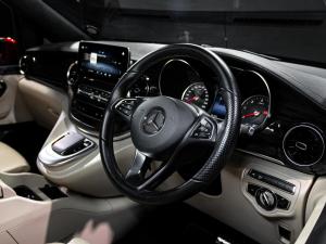 Mercedes-Benz V300d Executive - Image 12