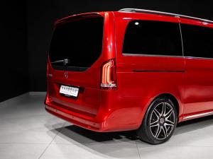 Mercedes-Benz V300d Executive - Image 27