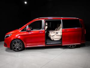 Mercedes-Benz V300d Executive - Image 9