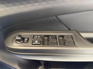 Suzuki Swift 1.2 GLX auto - Image 20