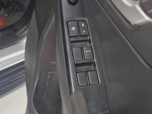 Isuzu D-Max 1.9TD double cab LS 4x4 auto - Image 8