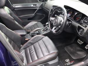 Volkswagen Golf GTI - Image 9