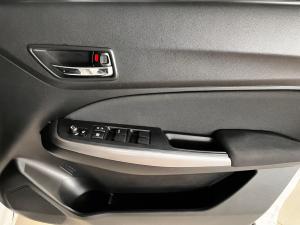 Suzuki Swift 1.2 GLX manual - Image 7