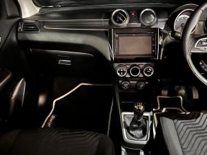 Suzuki Swift 1.2 GLX manual - Image 9