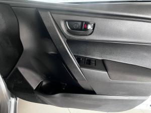 Toyota Corolla Quest 1.8 Plus manual - Image 9