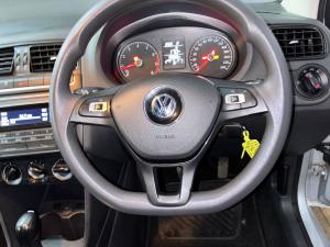 Volkswagen Polo Vivo hatch 1.6 Comfortline auto - Image 15