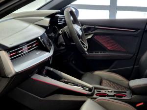 Audi RS3 sedan quattro Carbon Edition - Image 15