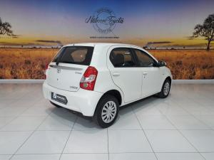 Toyota Etios hatch 1.5 Sprint - Image 2