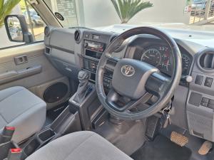 Toyota Land Cruiser 79 2.8GD-6 single cab auto - Image 6