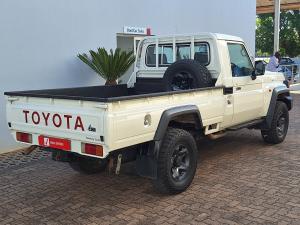 Toyota Land Cruiser 79 2.8GD-6 single cab auto - Image 2