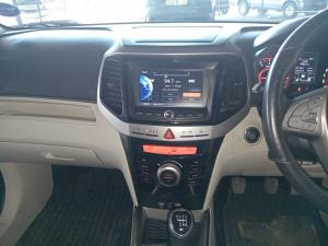 Mahindra XUV300 1.2T W8 - Image 14