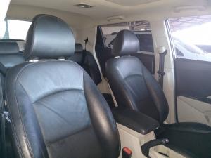 Mahindra XUV300 1.2T W8 - Image 15