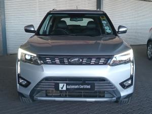 Mahindra XUV300 1.2T W8 - Image 4