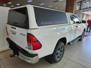 Toyota Hilux 2.4GD-6 Xtra cab Raider manual - Image 2