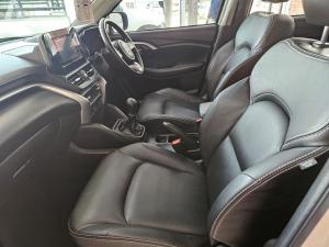 Toyota Urban Cruiser 1.5 XR manual - Image 7