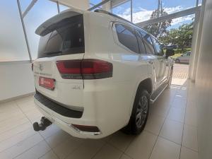 Toyota Land Cruiser 300 3.3D ZX - Image 2