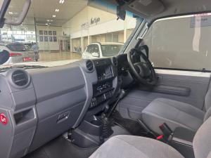Toyota Land Cruiser 79 4.5D-4D V8 double cab LX - Image 7