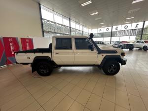 Toyota Land Cruiser 79 4.5D-4D V8 double cab LX - Image 3