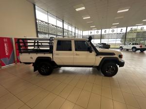 Toyota Land Cruiser 79 4.5D-4D V8 double cab LX - Image 3