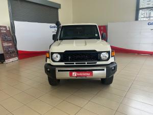 Toyota Land Cruiser 79 4.5D-4D V8 double cab LX - Image 4
