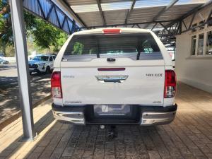 Toyota Hilux 2.4GD-6 double cab 4x4 Raider manual - Image 5