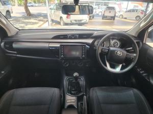 Toyota Hilux 2.4GD-6 double cab 4x4 Raider manual - Image 6