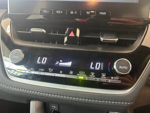 Toyota Corolla Cross 1.8 HEV XR - Image 14