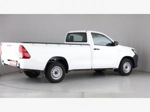 Toyota Hilux 2.0 (aircon) - Image 2