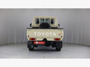 Toyota Land Cruiser 79 2.8GD-6 single cab auto - Image 5