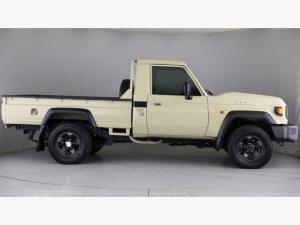 Toyota Land Cruiser 79 2.8GD-6 single cab auto - Image 3